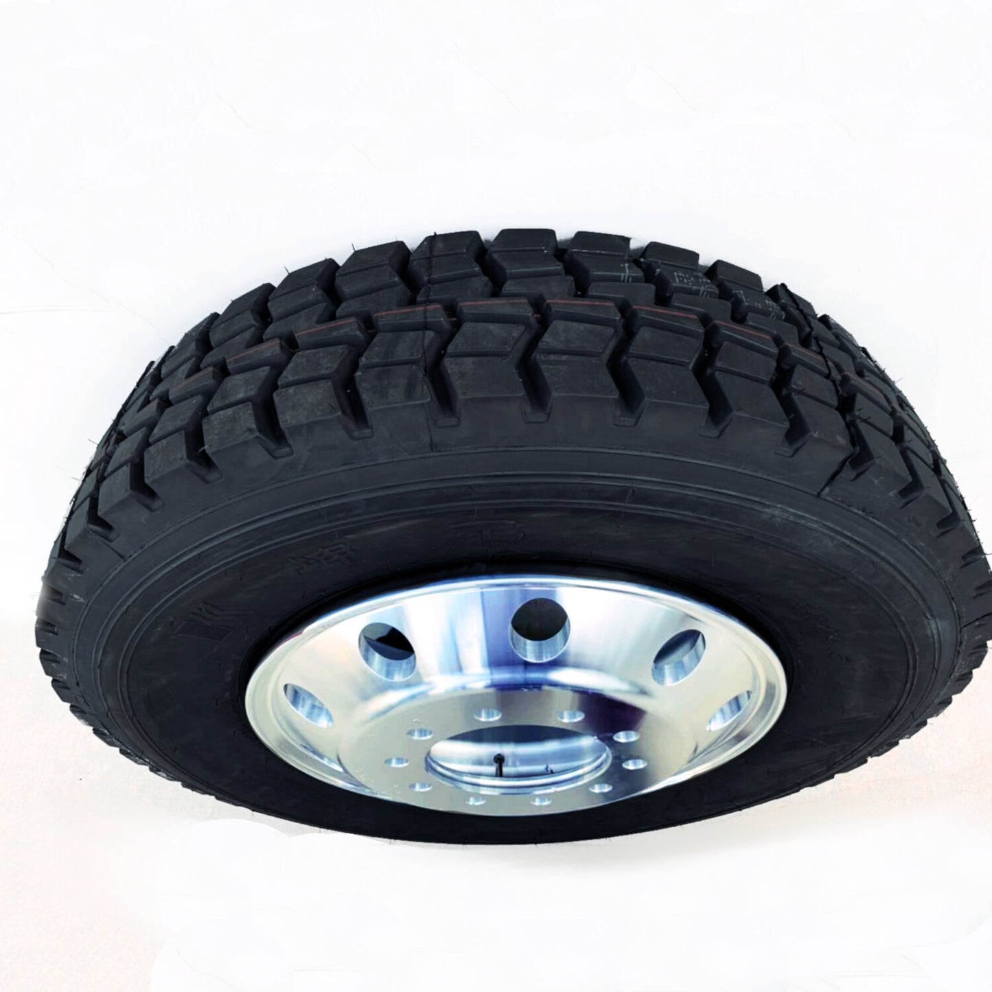 11R 24.5 16 PR Open Shoulder Driver Truck Tire
